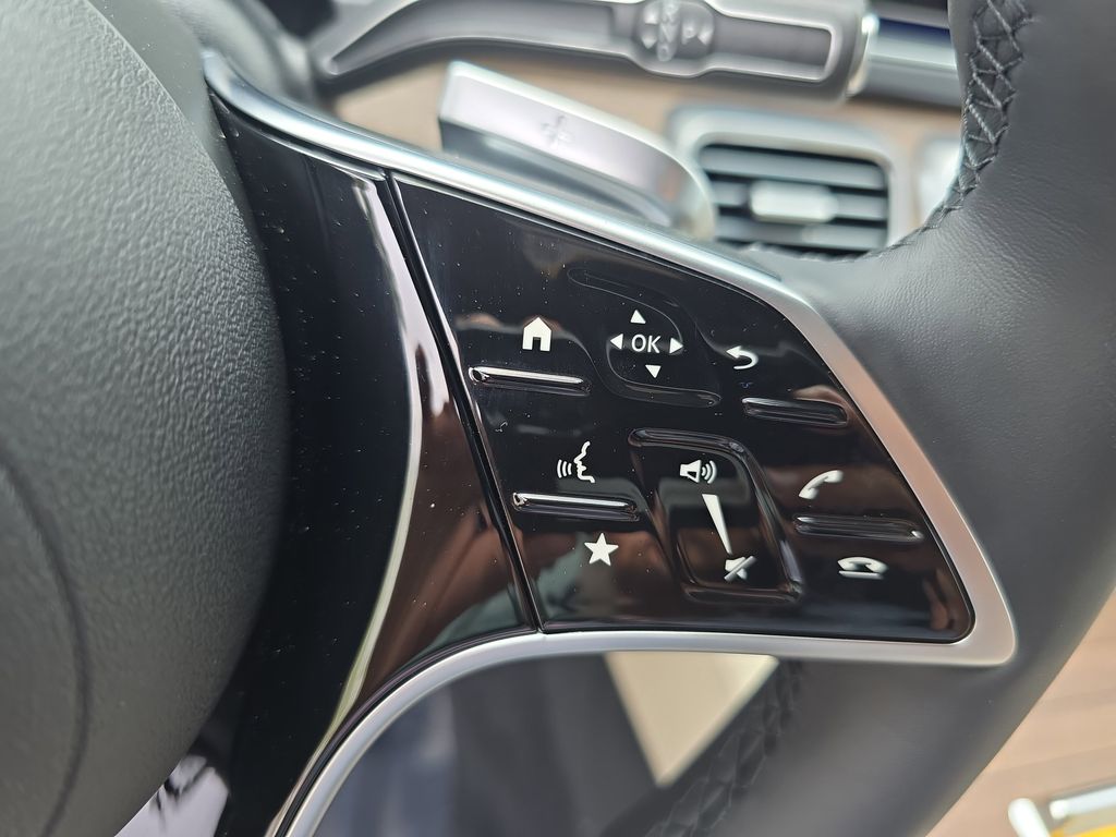 Vehicle image 21 of 39