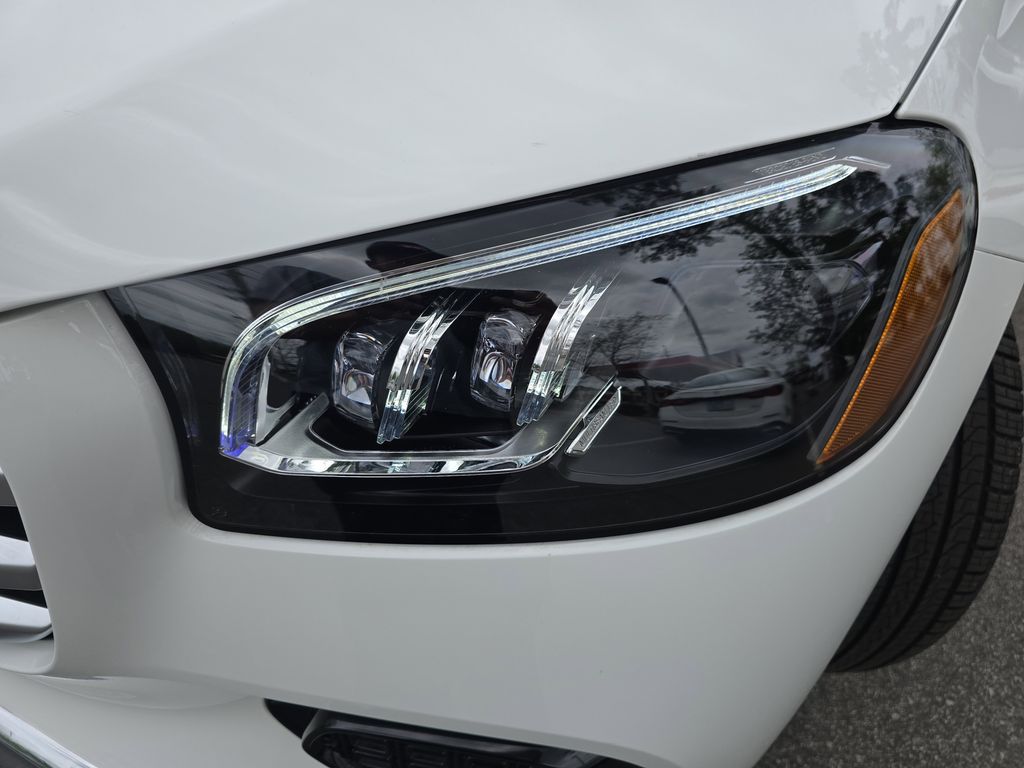 Vehicle image 34 of 39