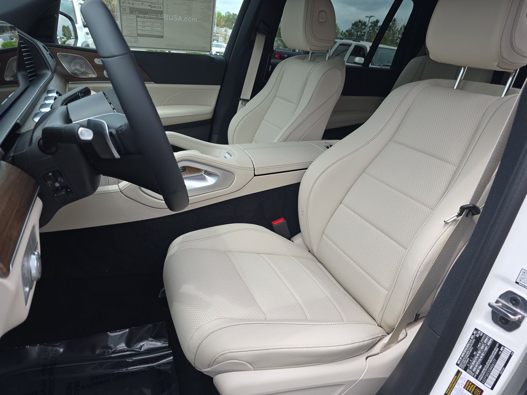 Vehicle image 17 of 39