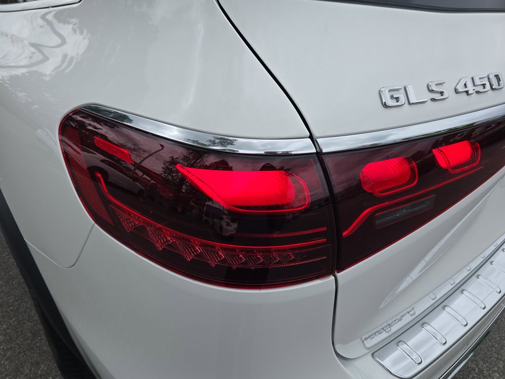 Vehicle image 37 of 39