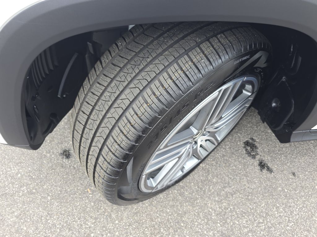 Vehicle image 35 of 39