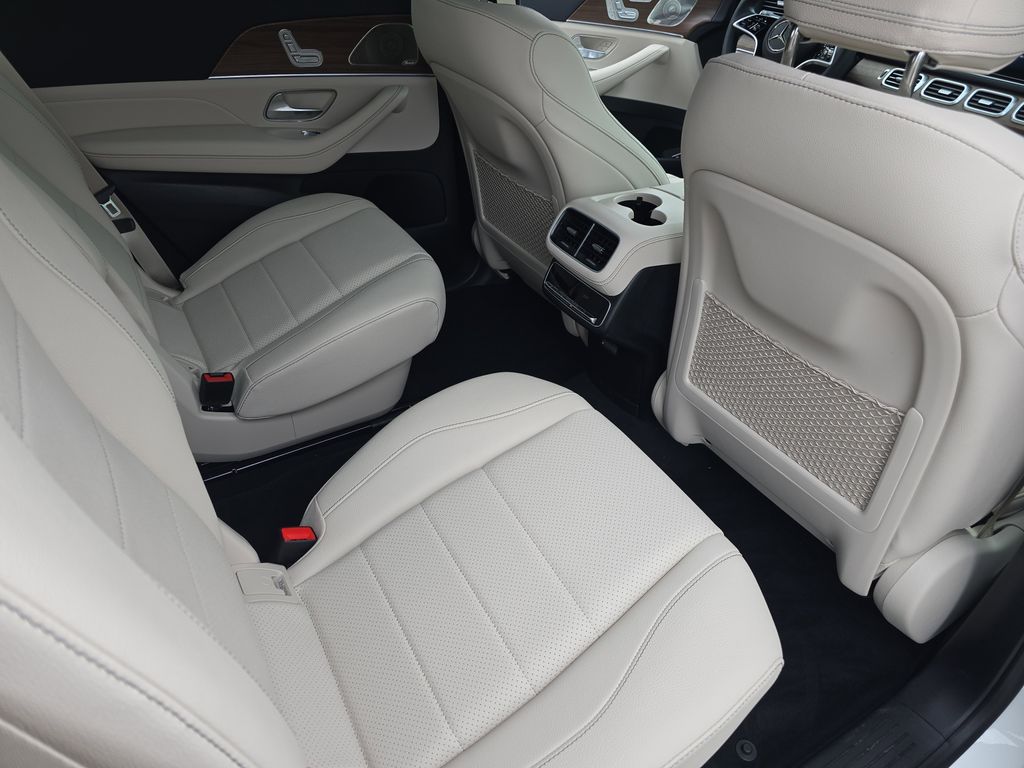 Vehicle image 11 of 39