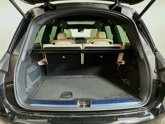 Vehicle image 28 of 35