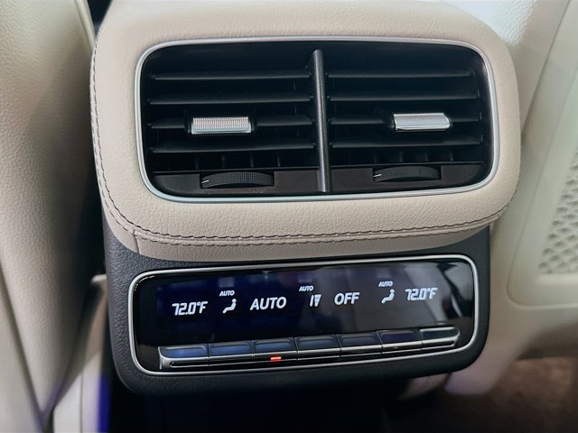 Vehicle image 27 of 35