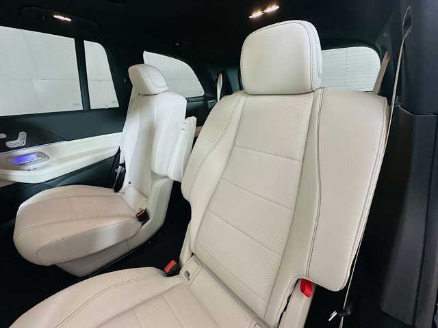 Vehicle image 26 of 35
