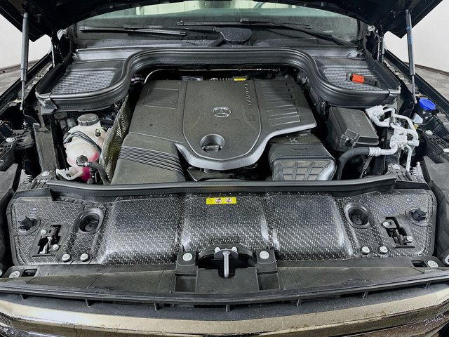 Vehicle image 33 of 35