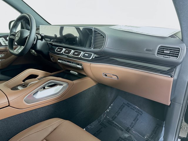 Vehicle image 32 of 35