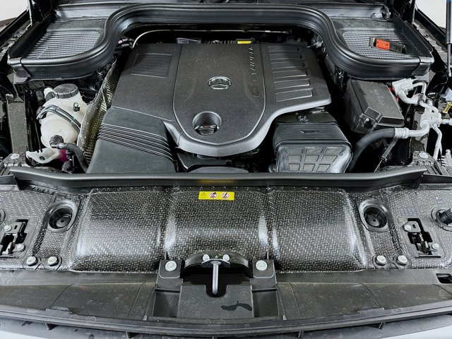Vehicle image 33 of 35