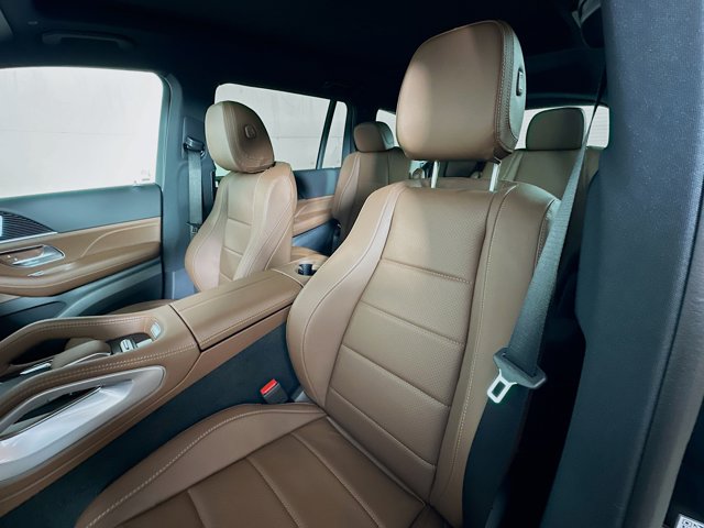 Vehicle image 22 of 35