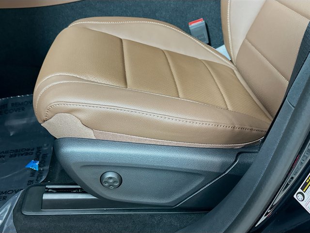 Vehicle image 20 of 35