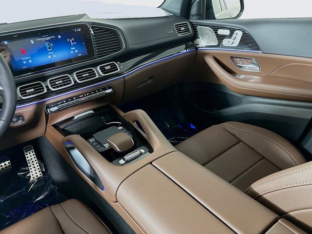 Vehicle image 25 of 35