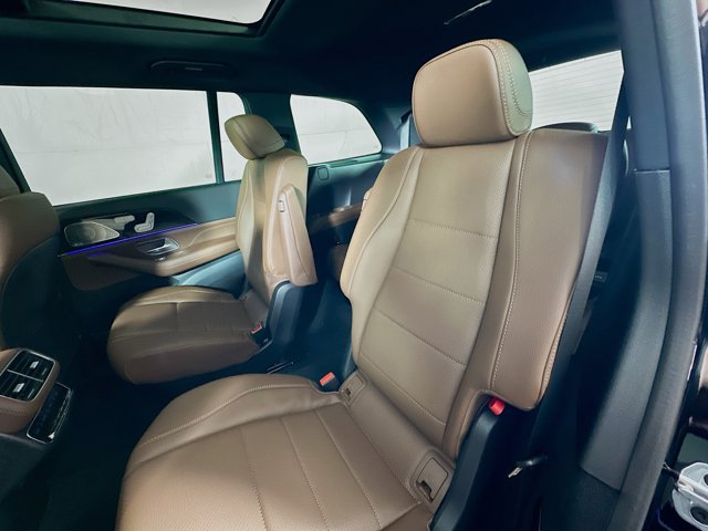 Vehicle image 26 of 35