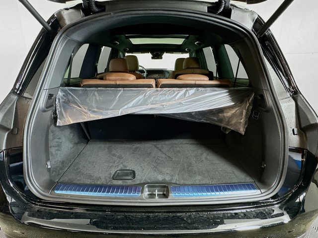 Vehicle image 28 of 35