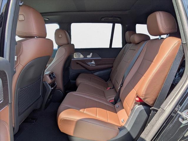 2025 Mercedes-Benz GLS 450 Image 10 of 18