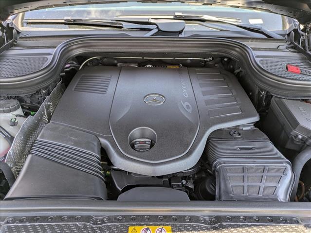 2025 Mercedes-Benz GLS 450 Image 8 of 18
