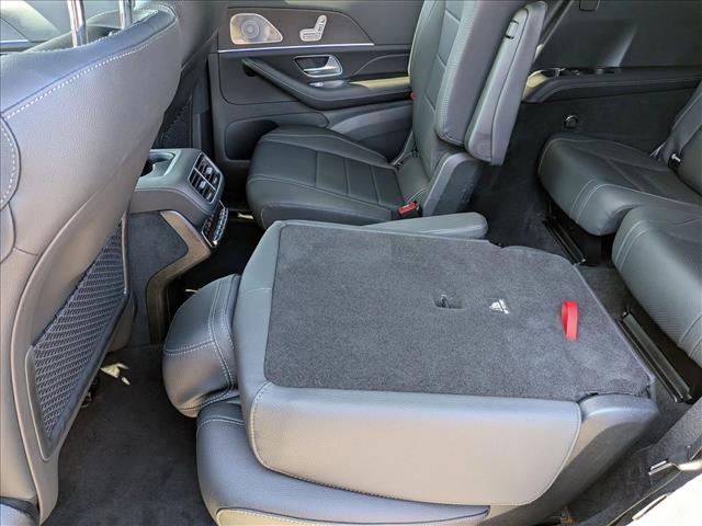 2025 Mercedes-Benz GLS 450 Image 10 of 30