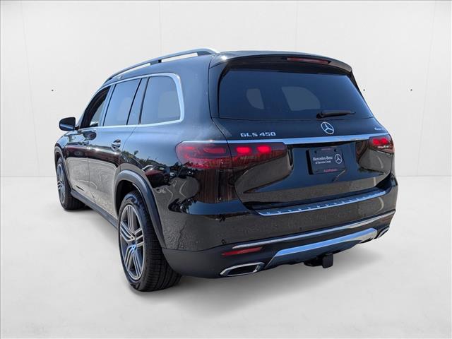 2025 Mercedes-Benz GLS 450 Image 4 of 30