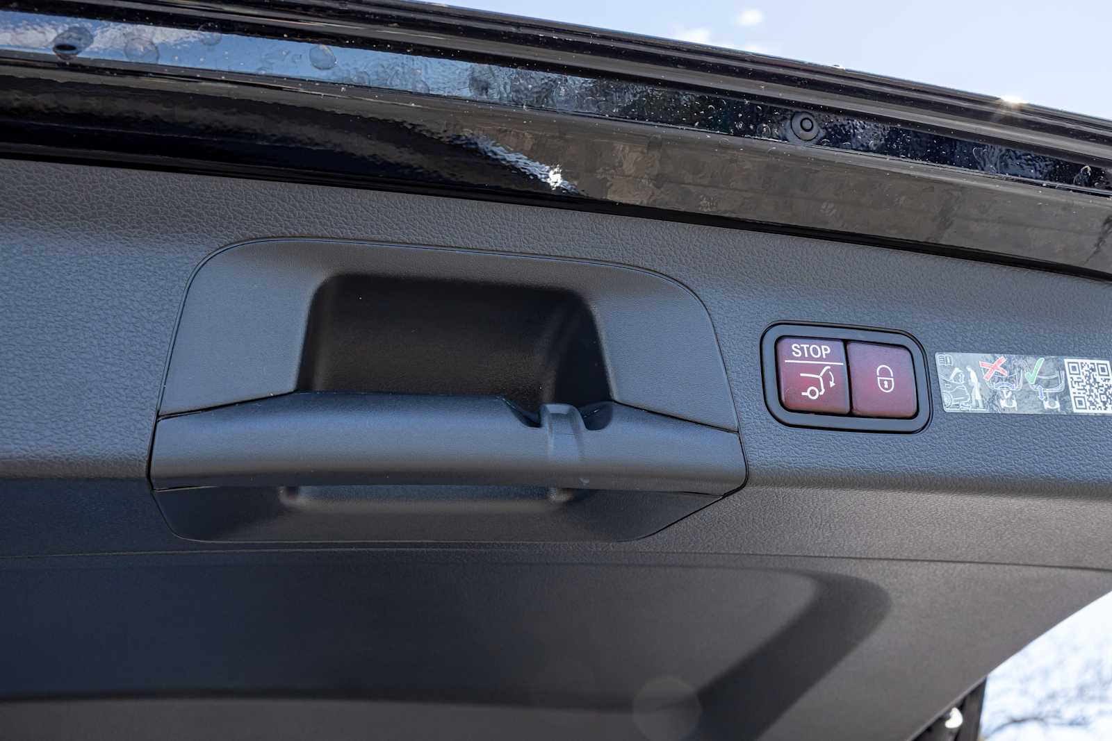 Vehicle image 22 of 23