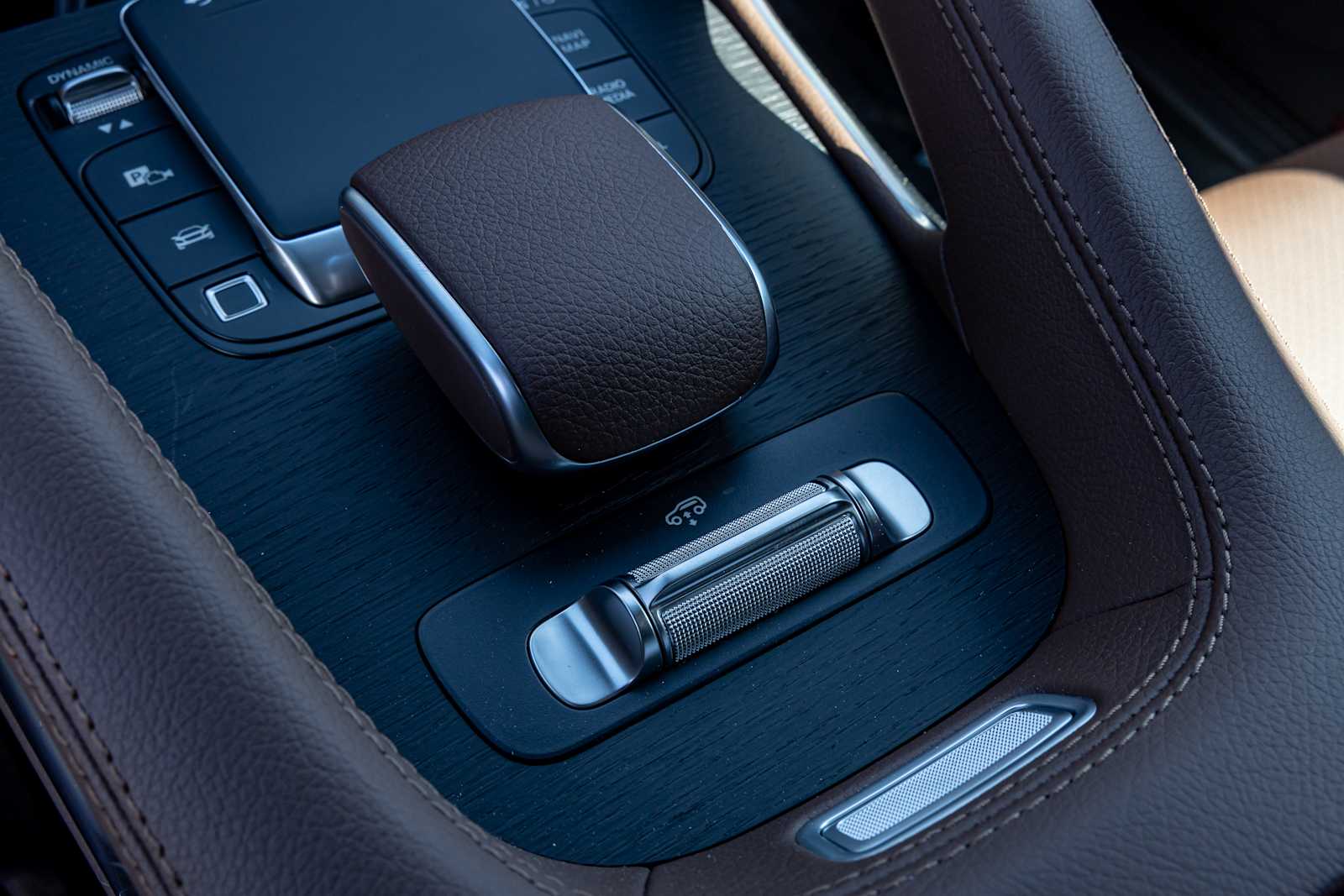 Vehicle image 15 of 23