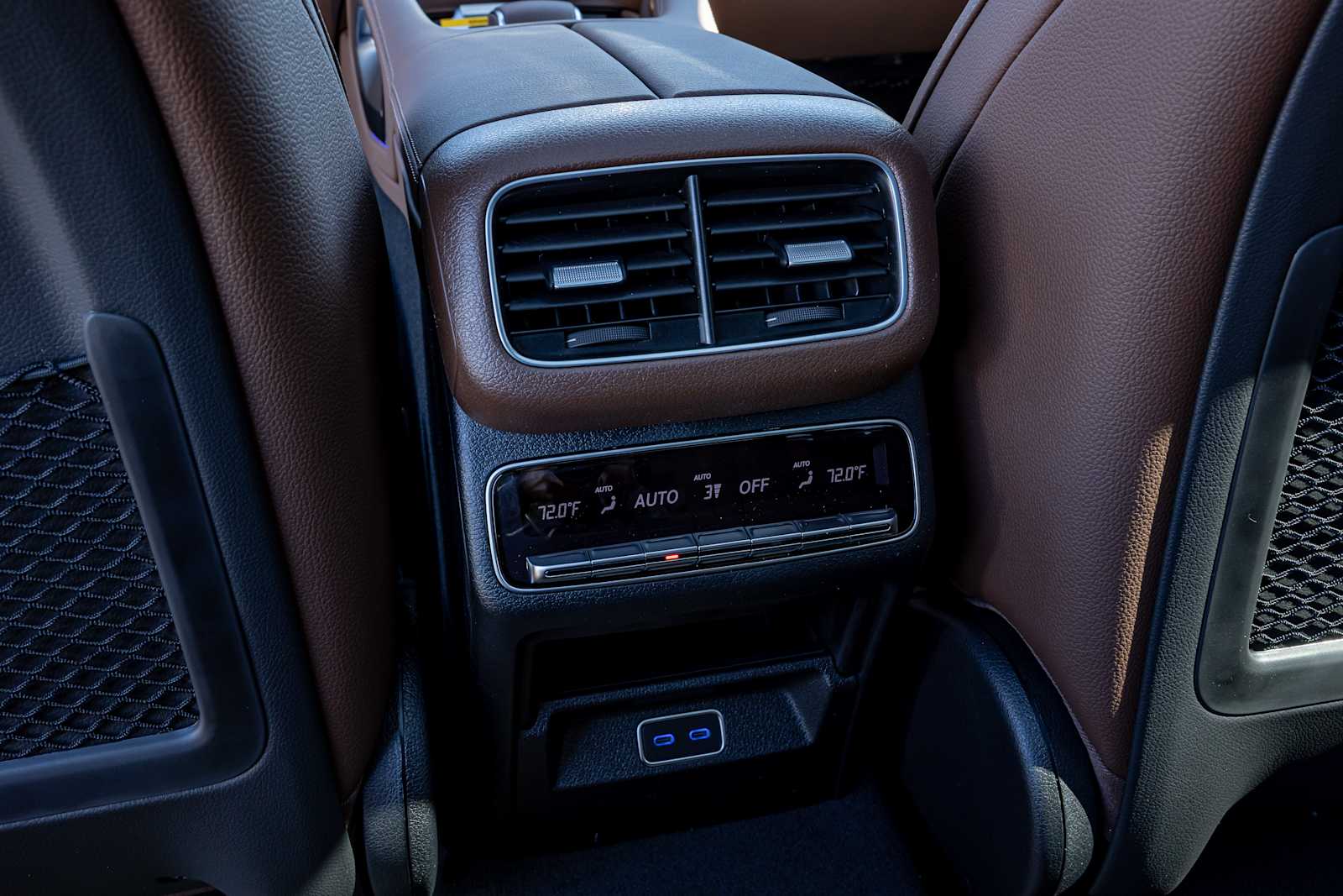 Vehicle image 20 of 23
