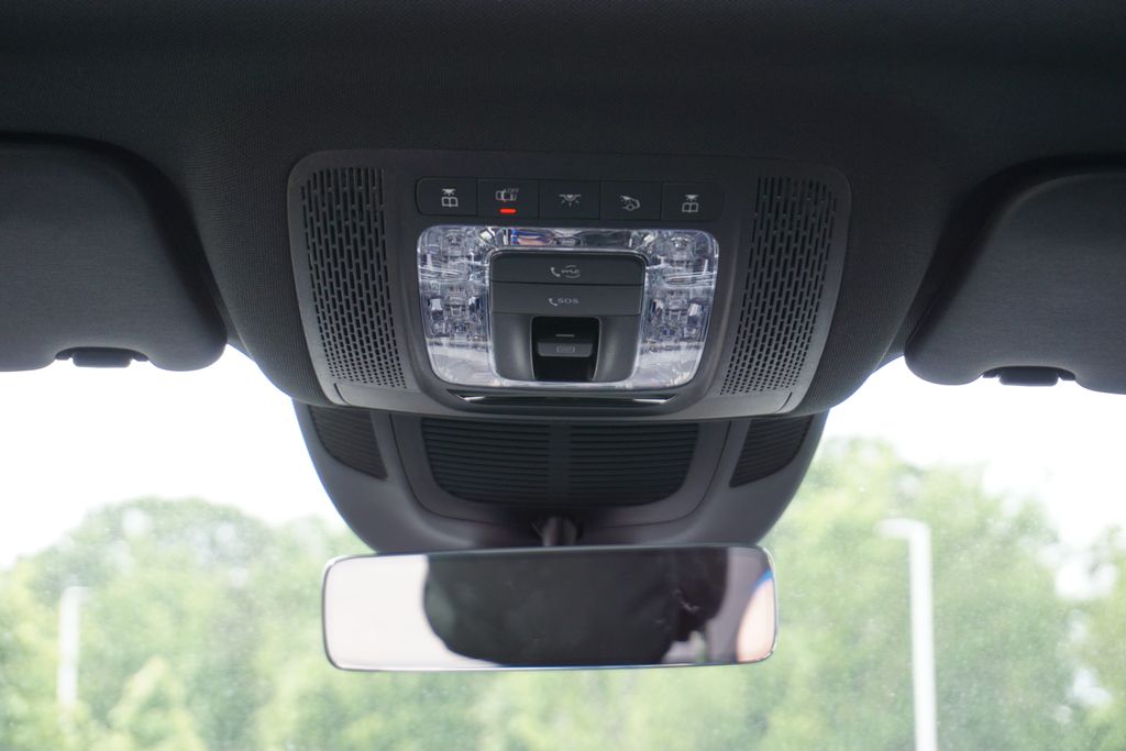 Vehicle image 50 of 81