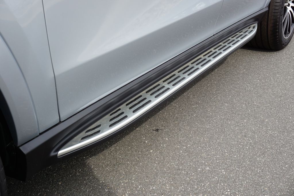 Vehicle image 14 of 81