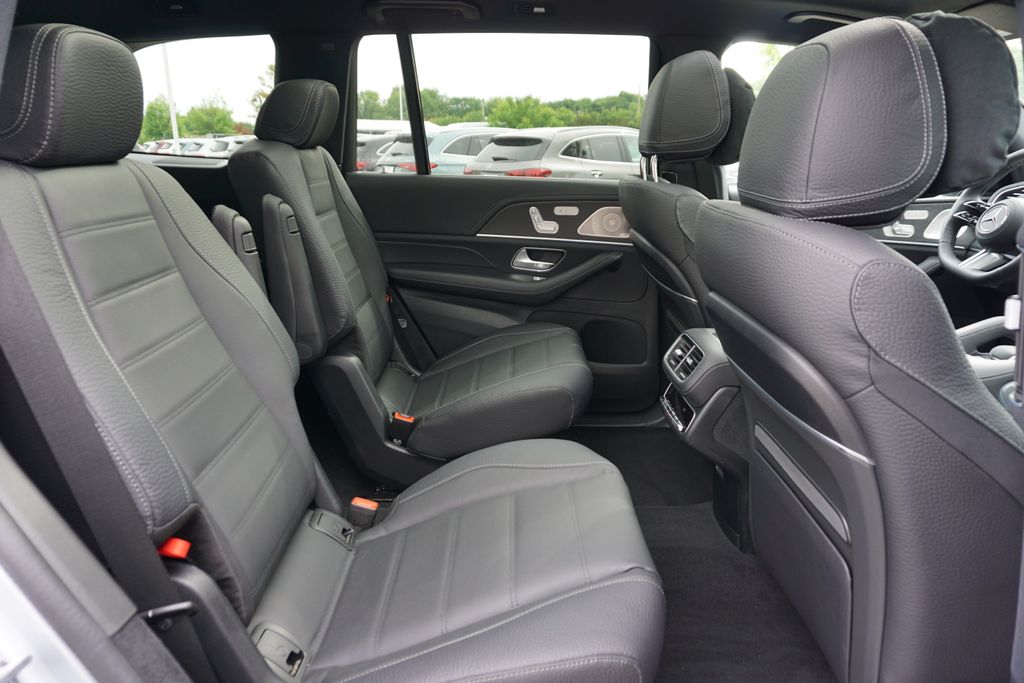 Vehicle image 62 of 81