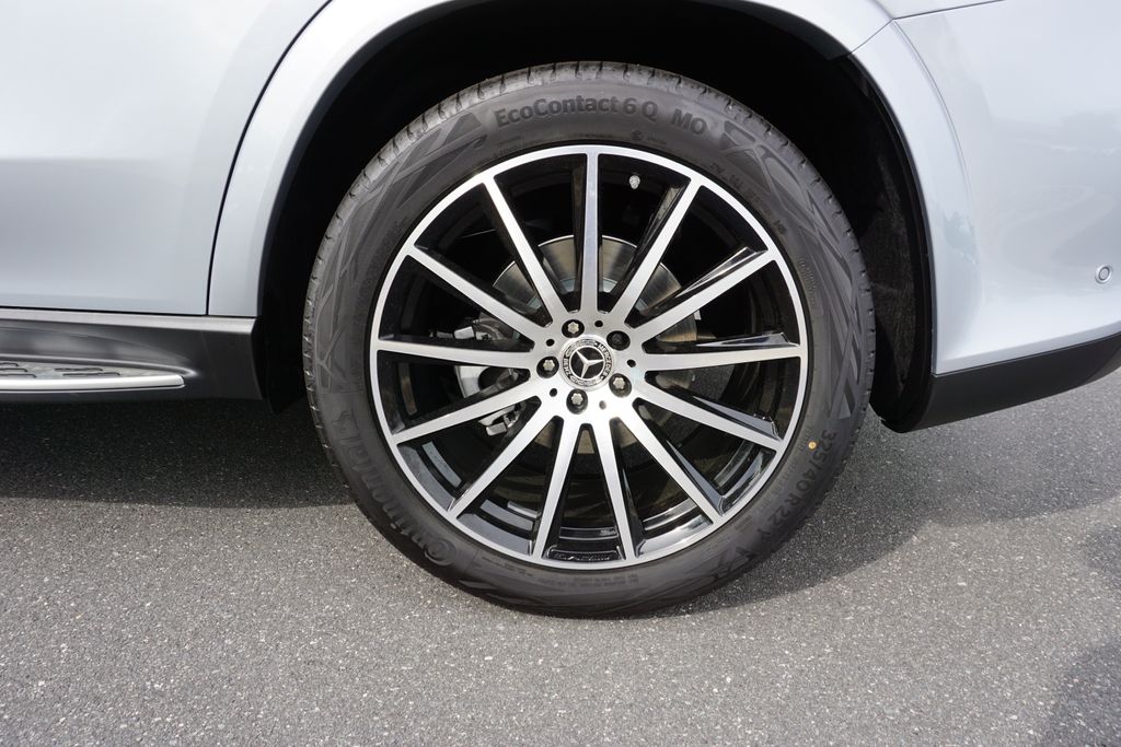 Vehicle image 16 of 81