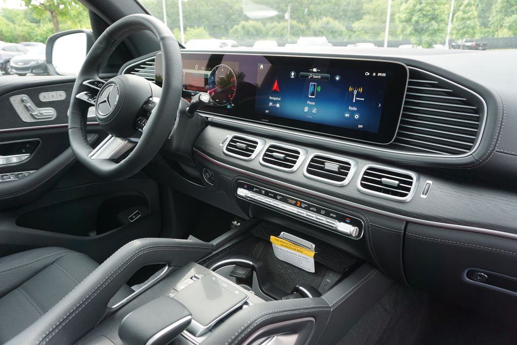 Vehicle image 76 of 81