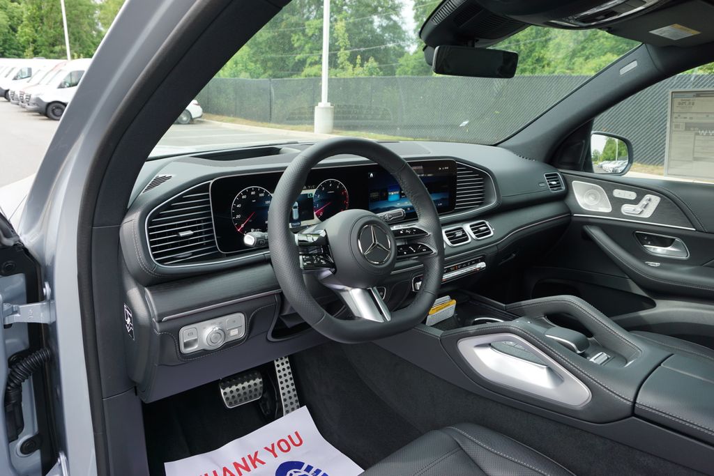 Vehicle image 23 of 81