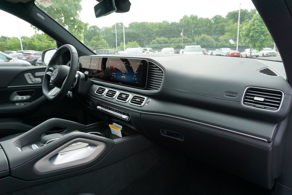 Vehicle image 75 of 81