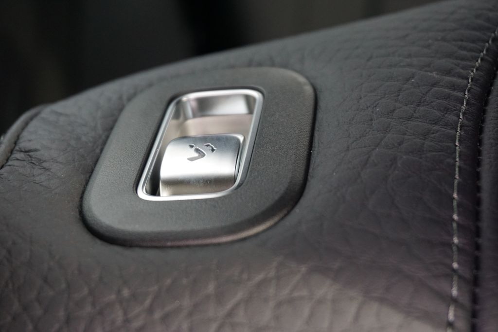 Vehicle image 64 of 81