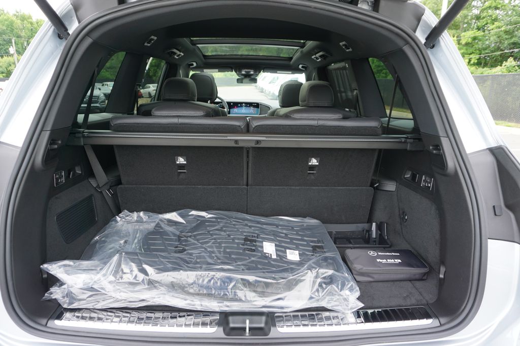 Vehicle image 52 of 81