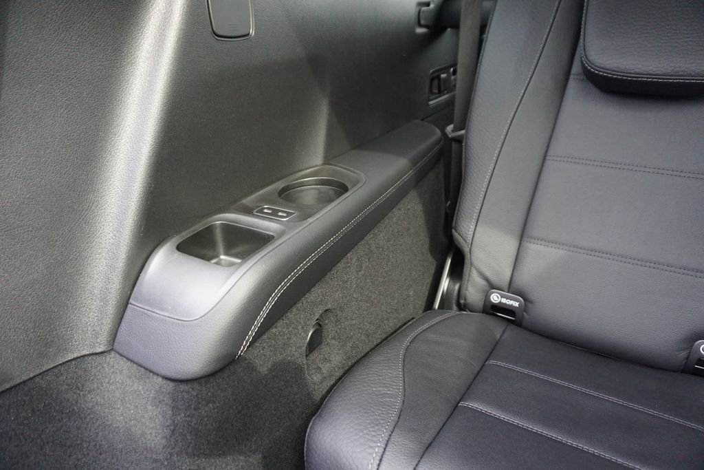 Vehicle image 68 of 81