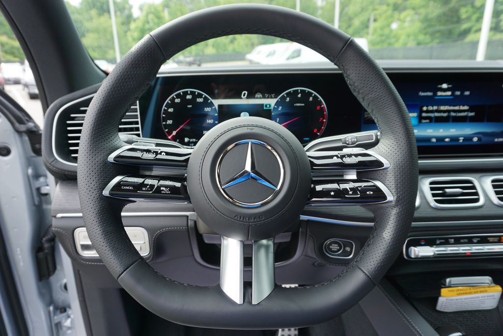 Vehicle image 24 of 81