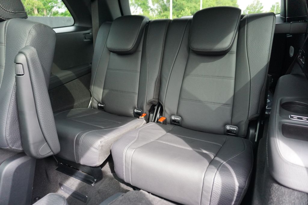 Vehicle image 47 of 81