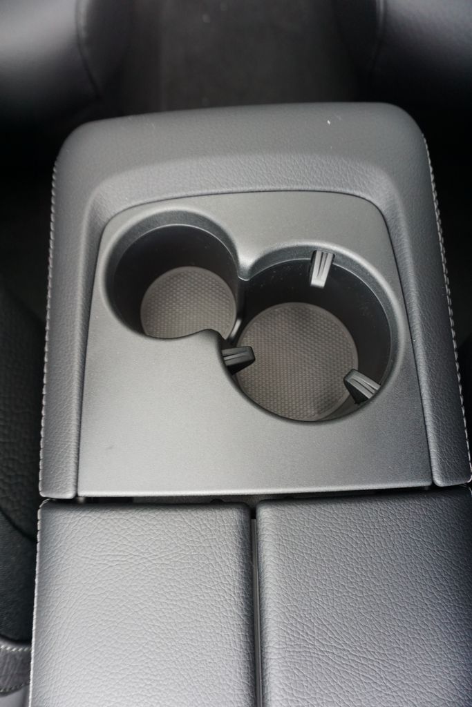 Vehicle image 40 of 81