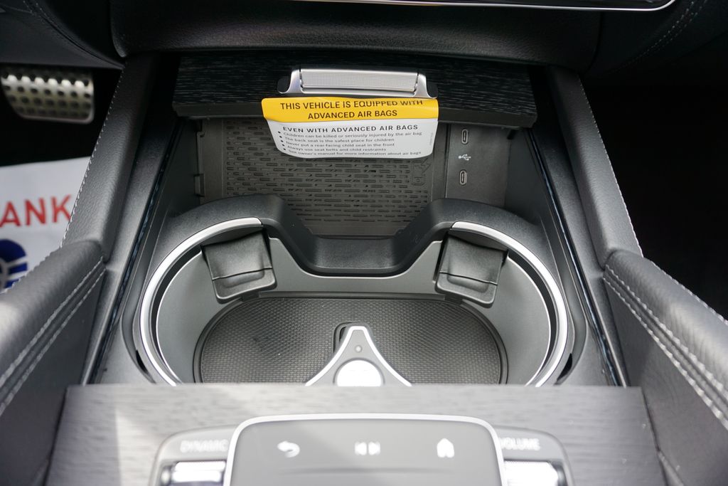 Vehicle image 34 of 81