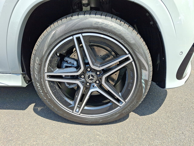 Vehicle image 8 of 21