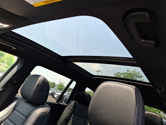 Vehicle image 11 of 21