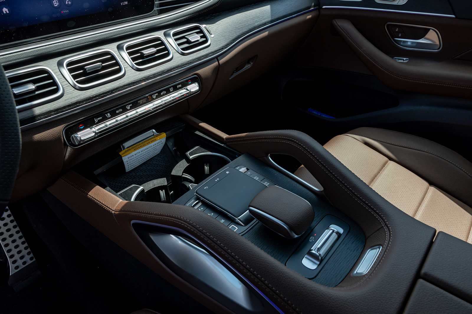Vehicle image 11 of 15