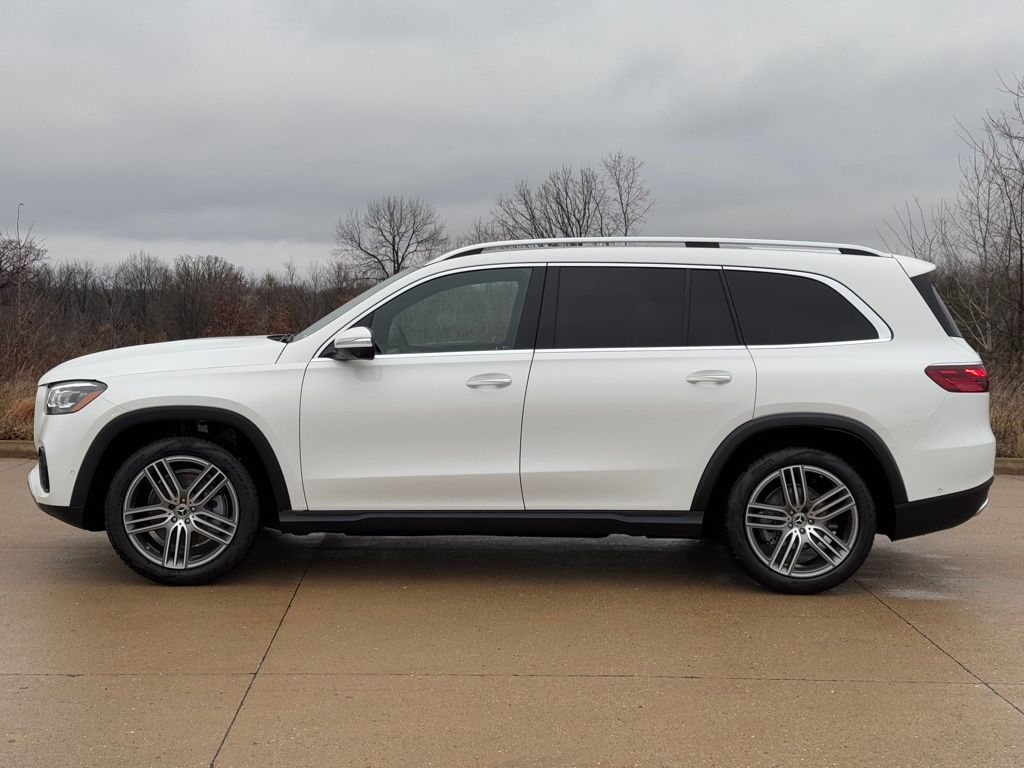 Vehicle image 10 of 42