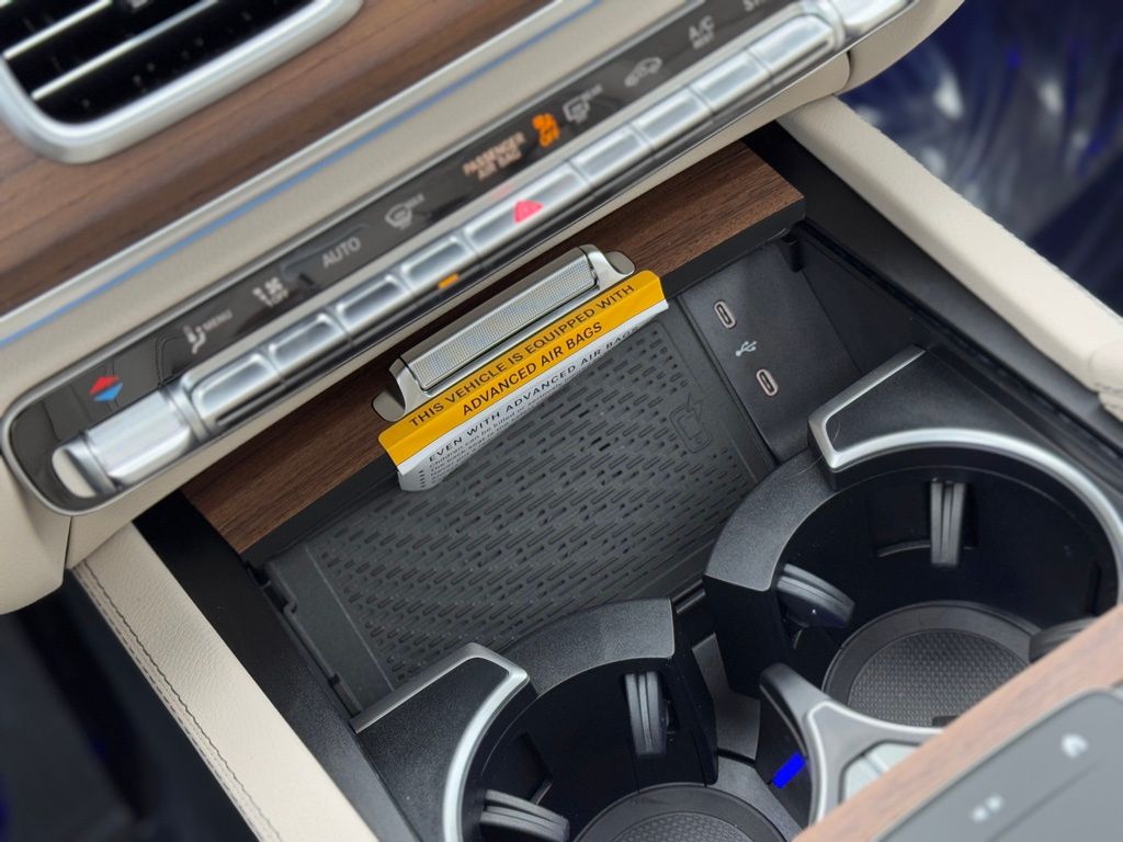 Vehicle image 36 of 42