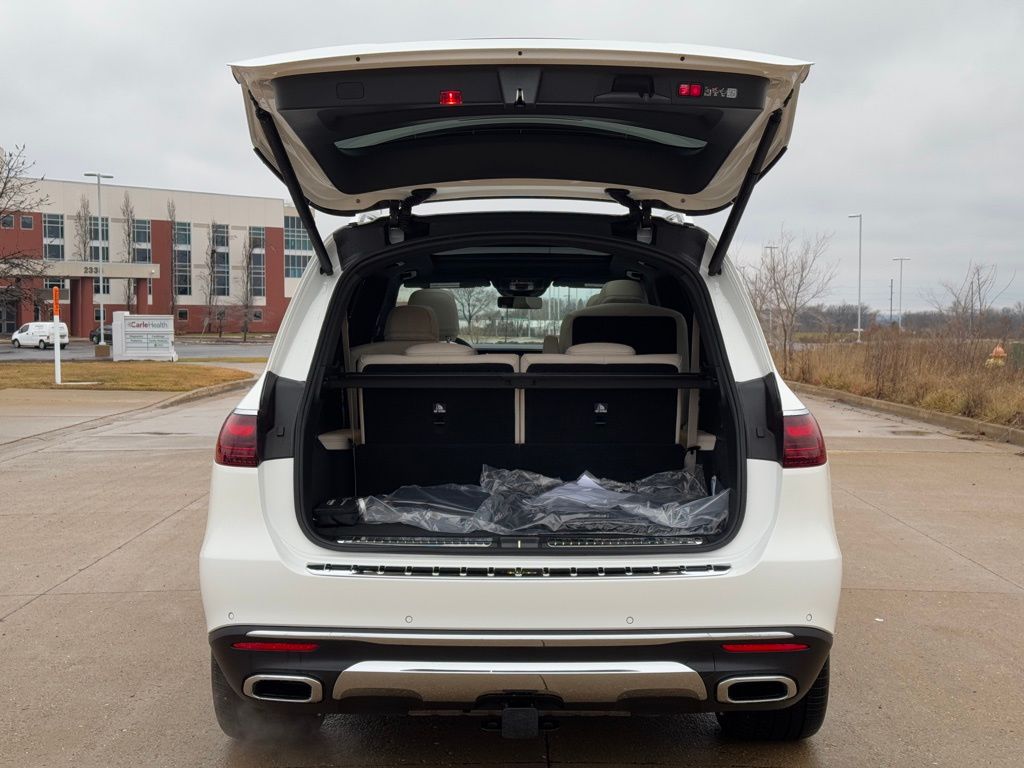 Vehicle image 13 of 42