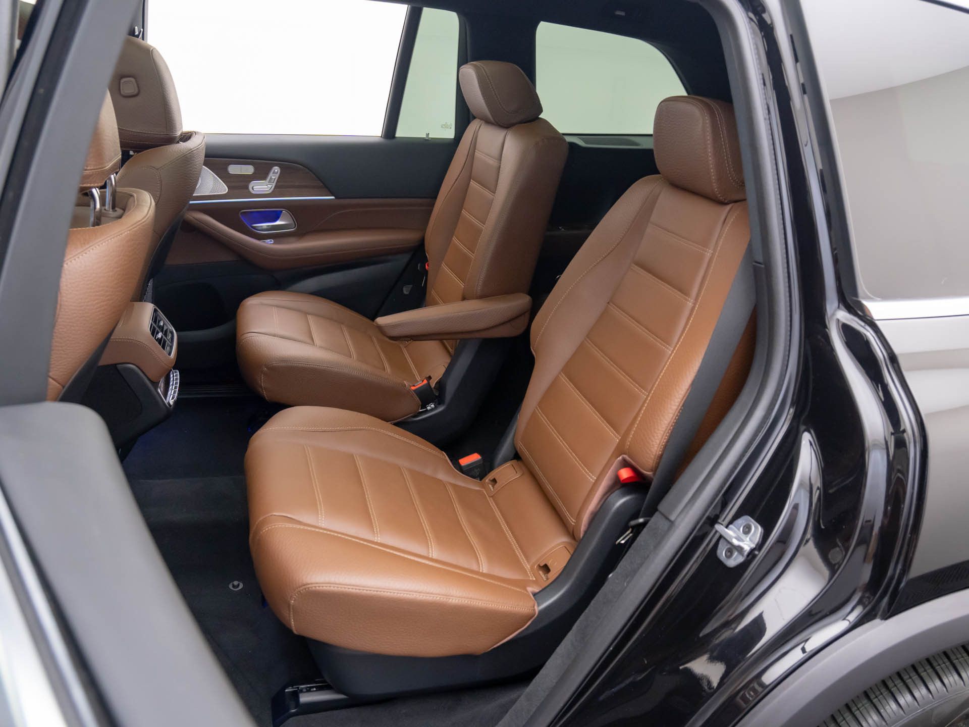 Vehicle image 20 of 43