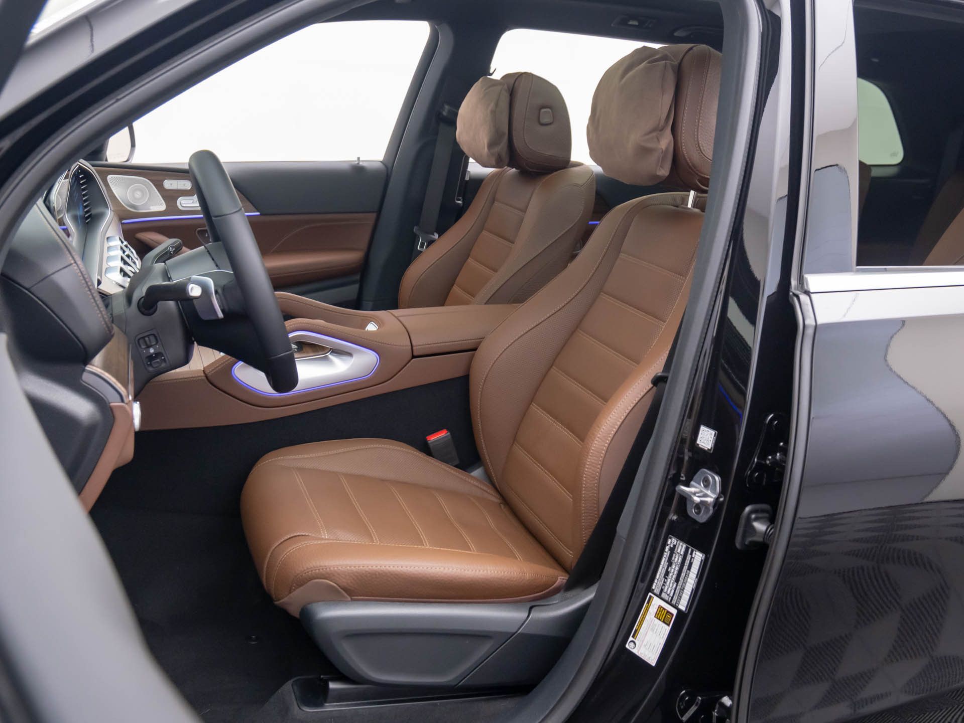Vehicle image 19 of 43
