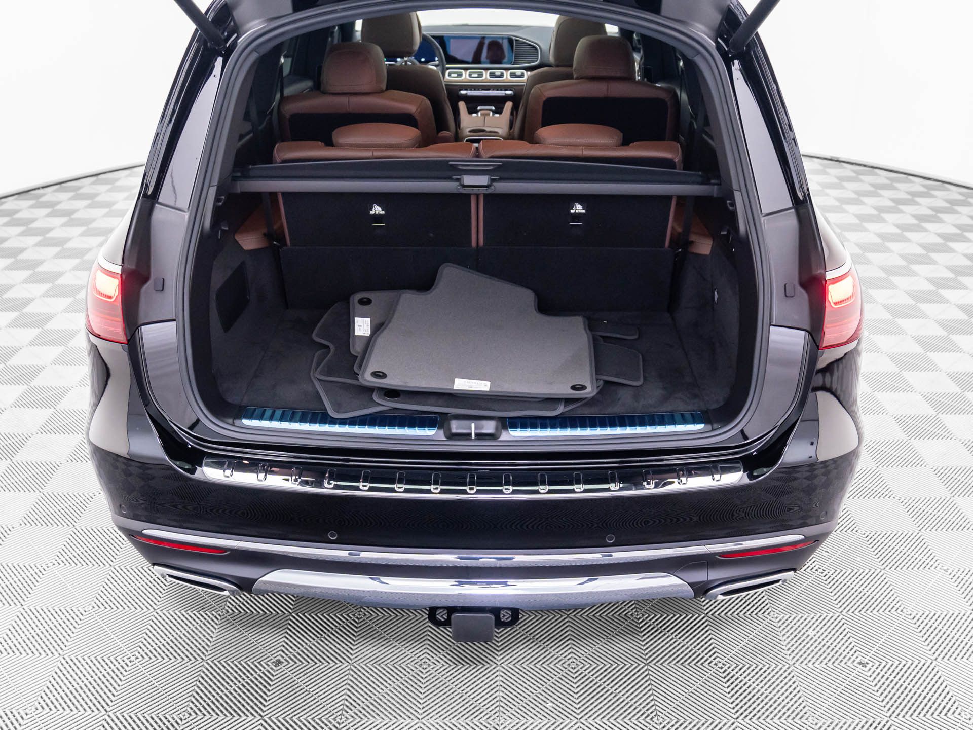 Vehicle image 36 of 43