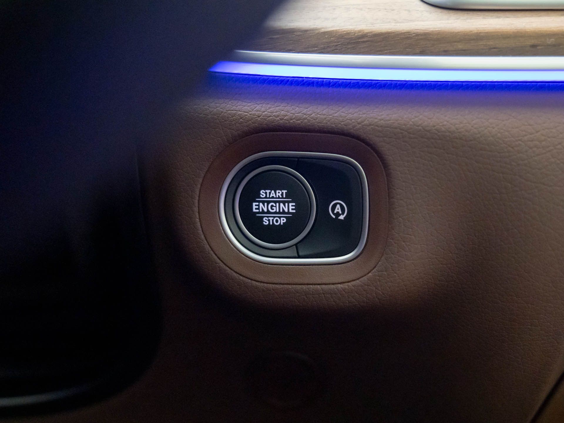 Vehicle image 33 of 43