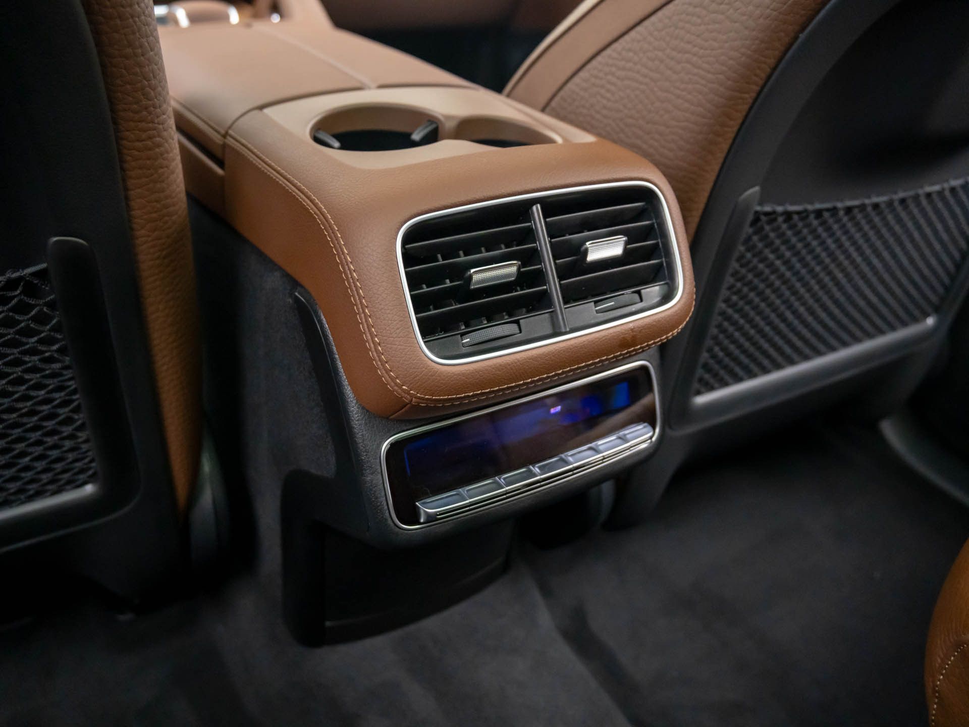 Vehicle image 23 of 43