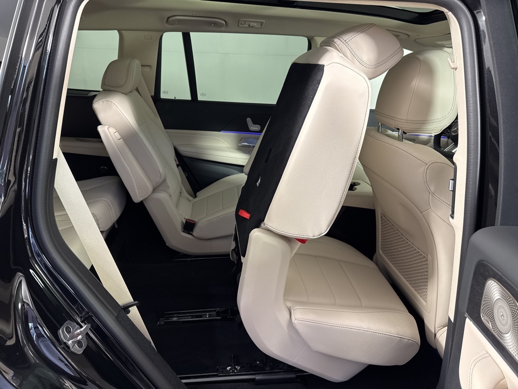 Vehicle image 12 of 34